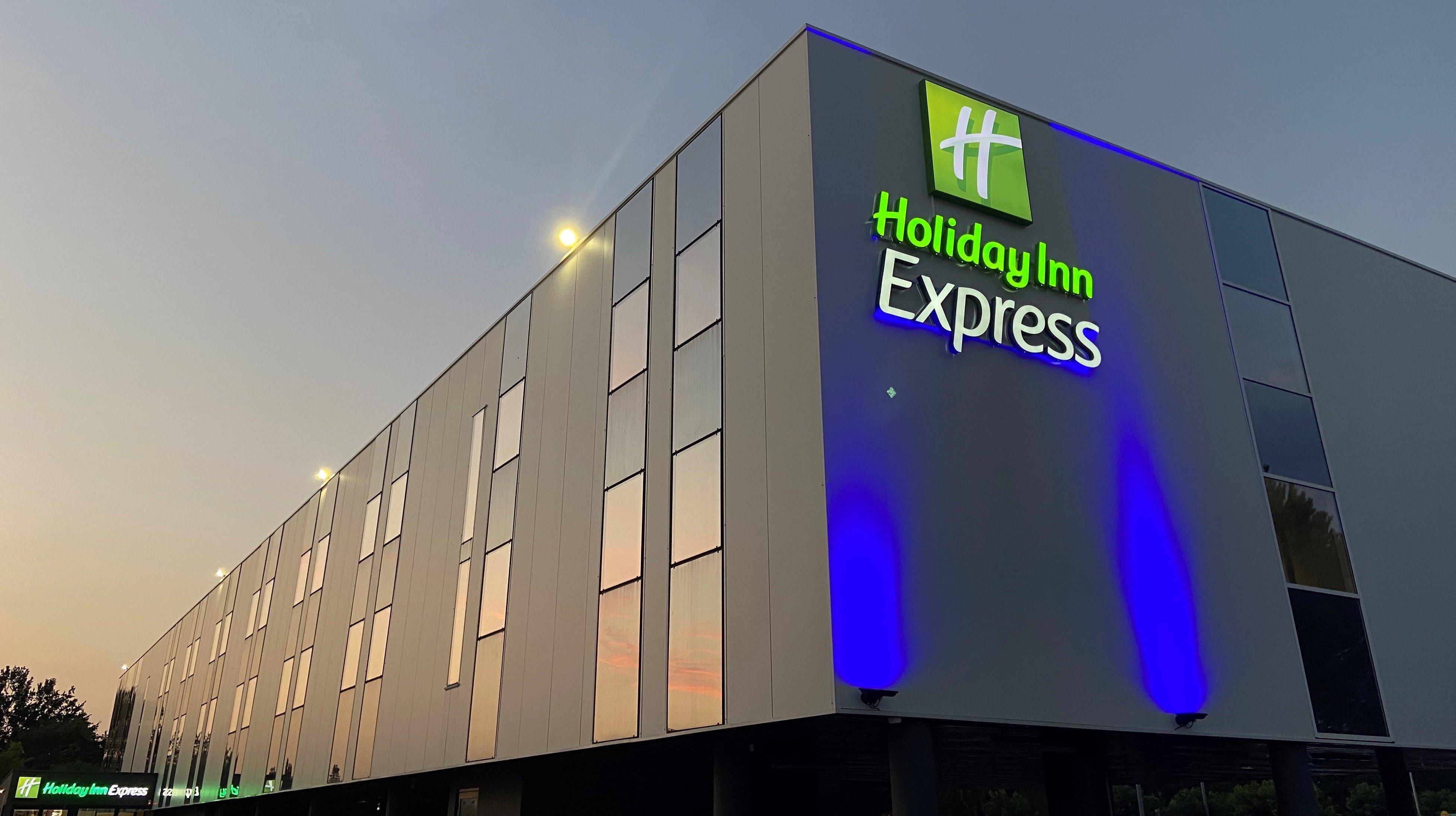 Holiday Inn Express - Arcachon - La Teste, An Ihg Hotel Bagian luar foto